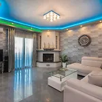 Shameti - Private With Pool Near By Mana Gers 别墅