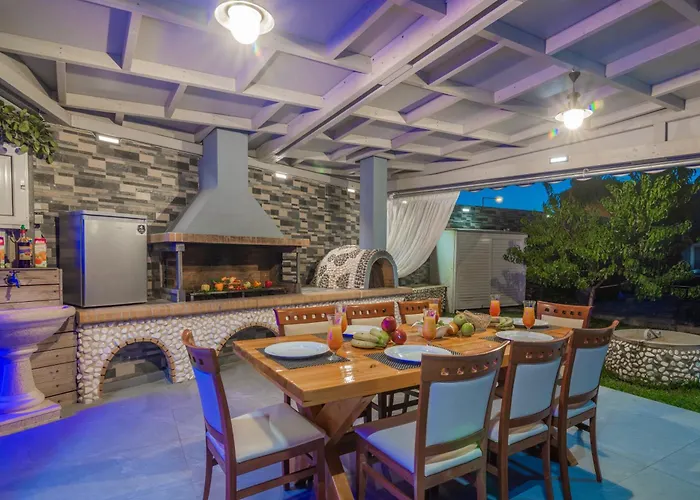 Βίλα Shameti - Private With Pool Near By Mana Gers