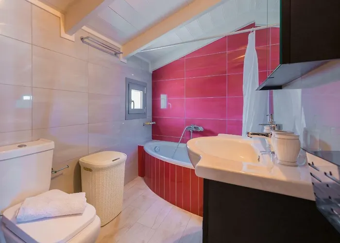 Βίλα Shameti - Private With Pool Near By Mana Gers
