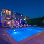 Shameti - Private With Pool Near By Mana Gers Villa *